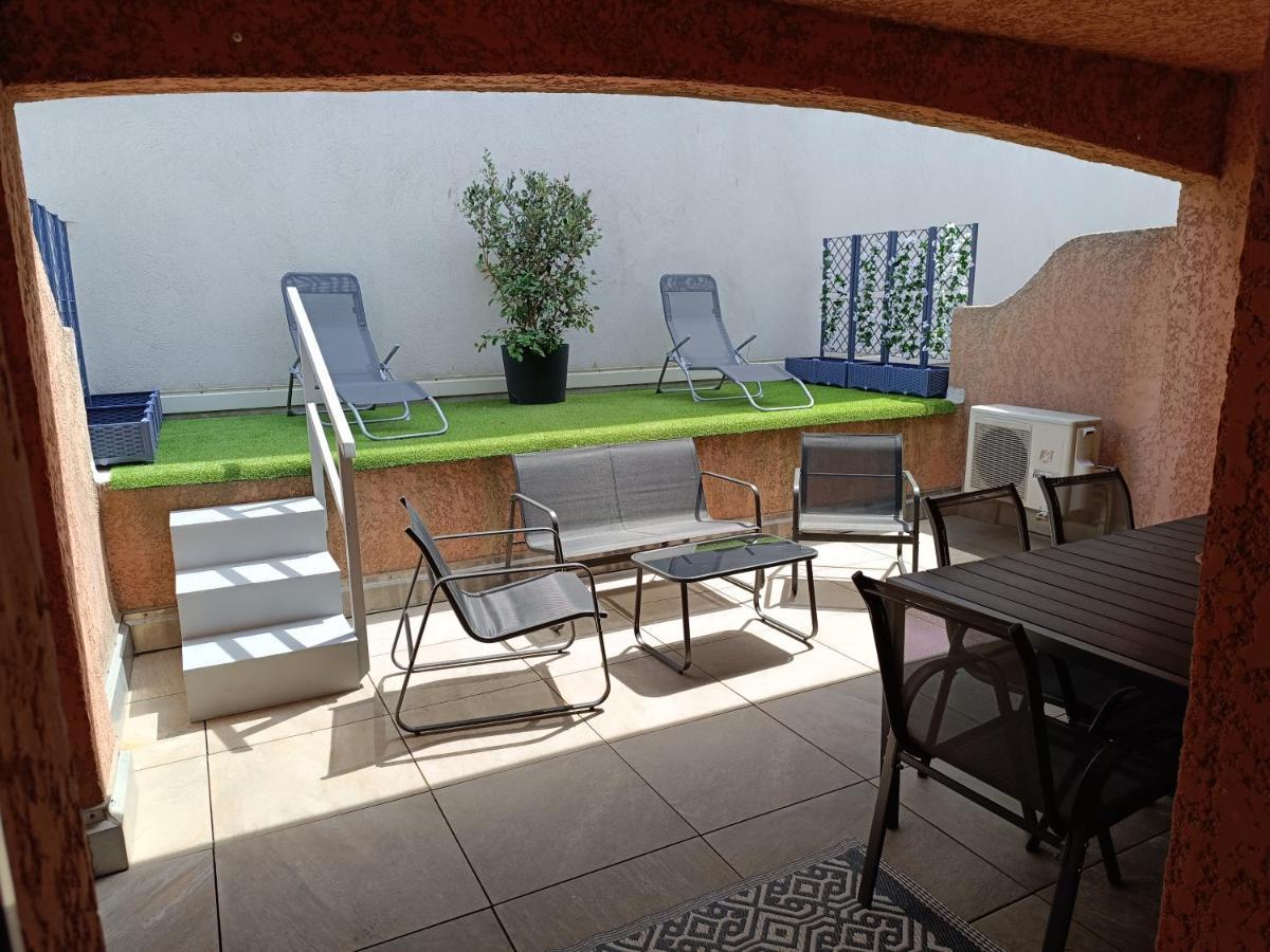Apartment A 50 Metres De La Frejus